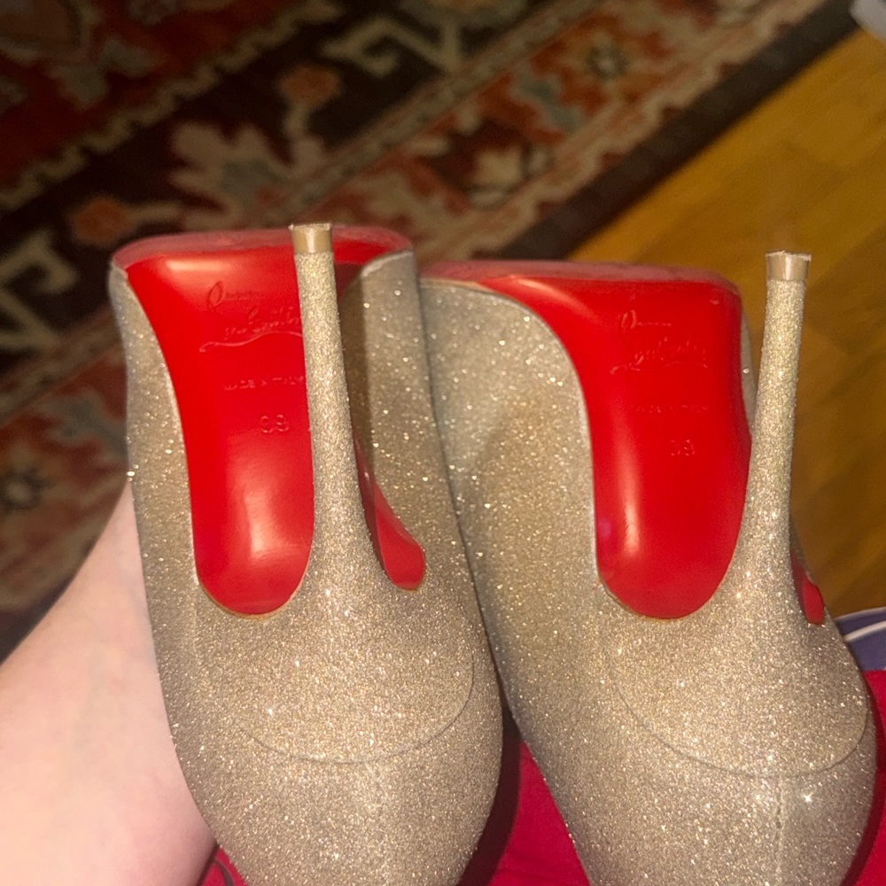 Christian Louboutin Fifi 85 silver glitter pumps - Picture 3 of 7